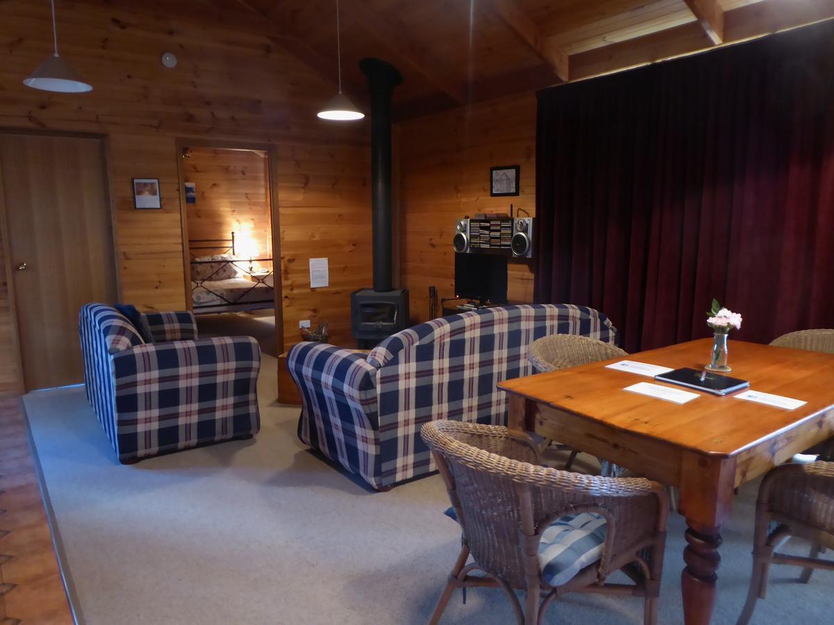 Molly'S Chase Bed & Breakfast Emu Flat Exterior photo